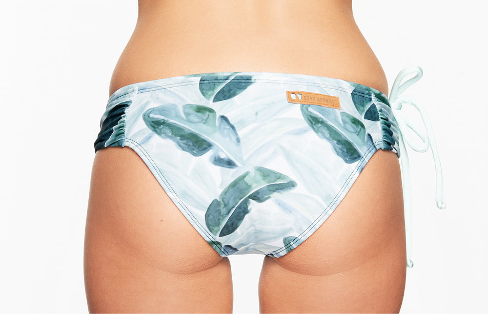 Surf Bikini Hose „Rote“ in Leaf Print 2