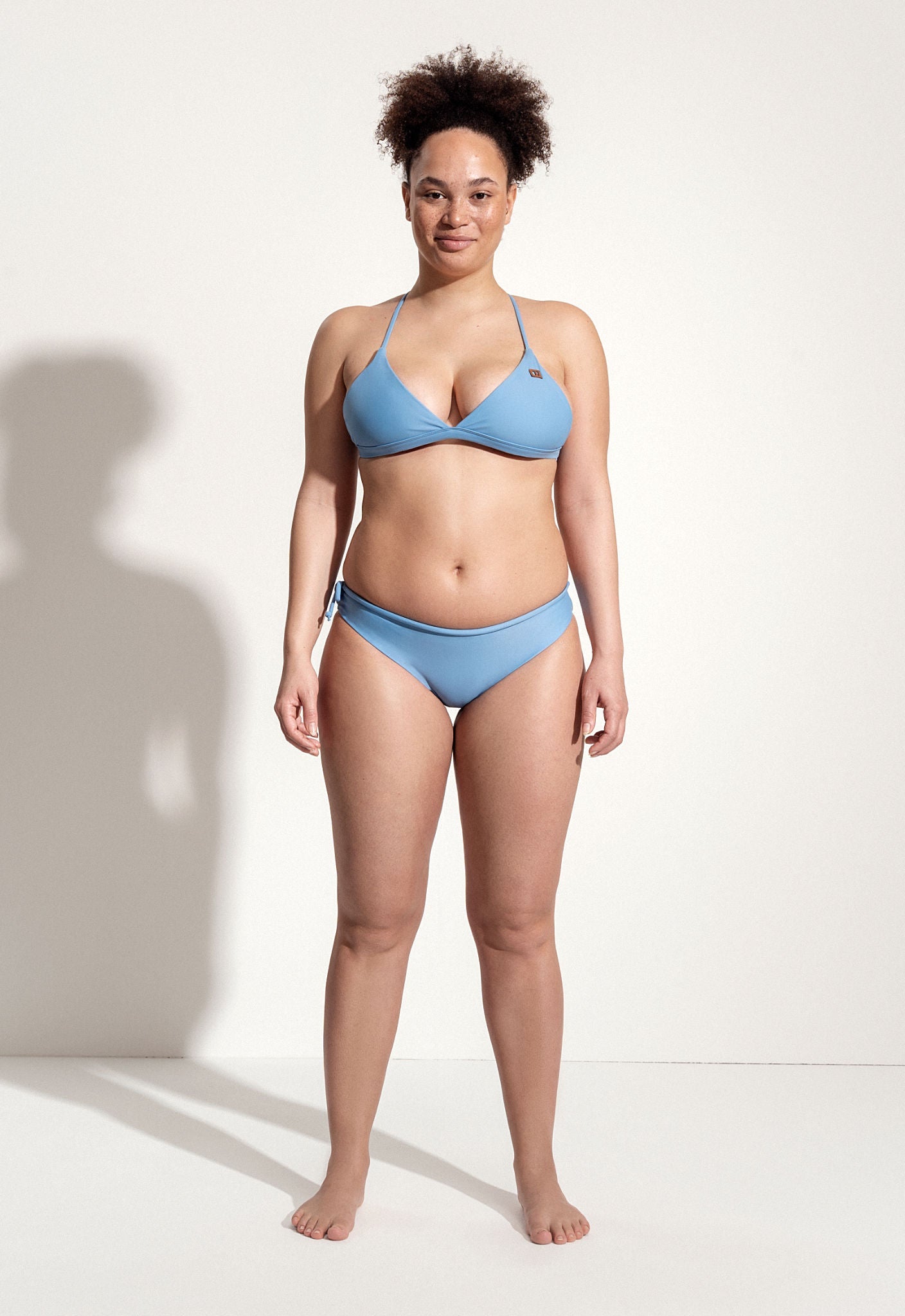 Surf Bikini Oberteil „Alma“ in Misty Blau 1