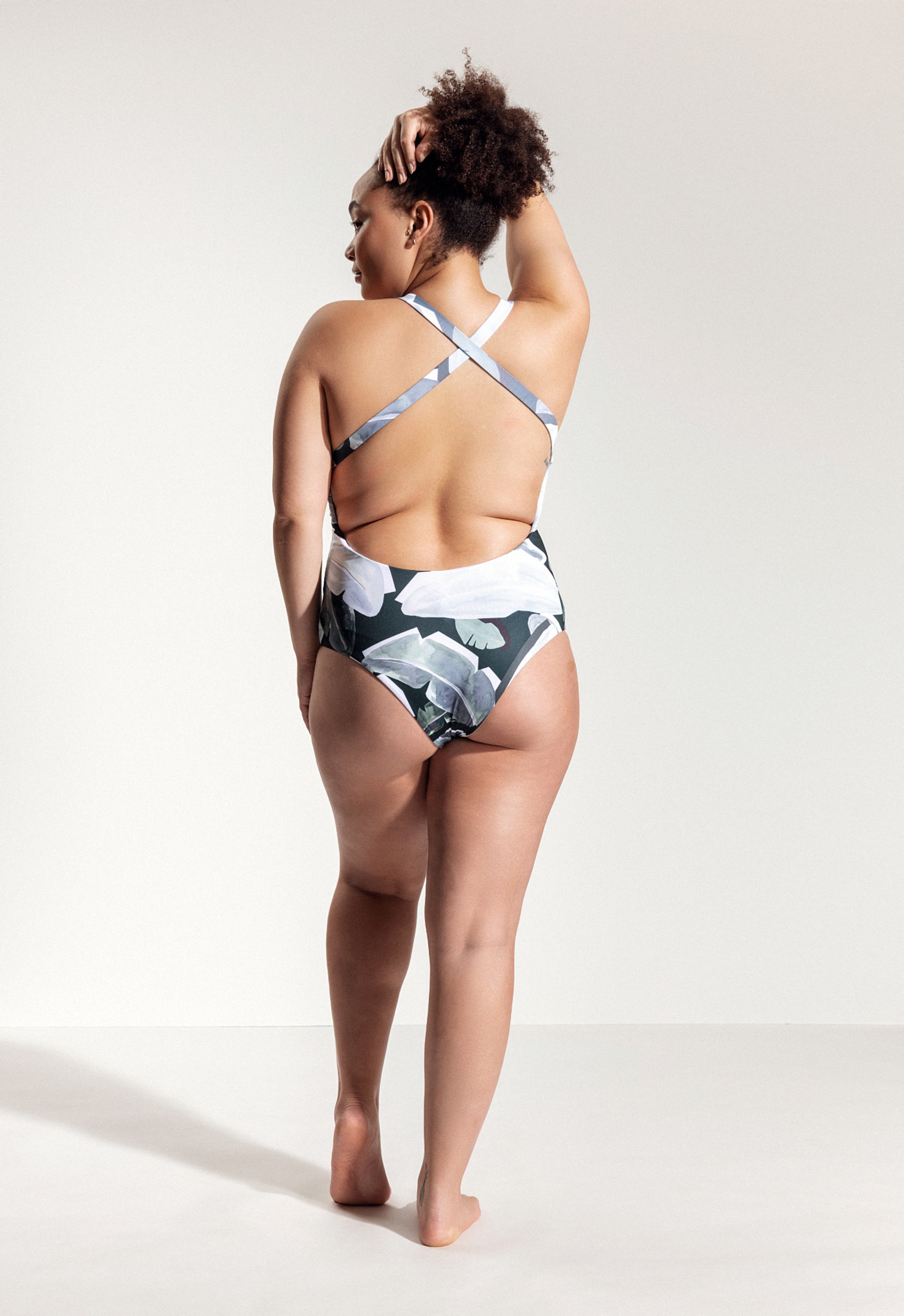 Surf Badeanzug „Kelt“ mit grünem Blattmuster 5